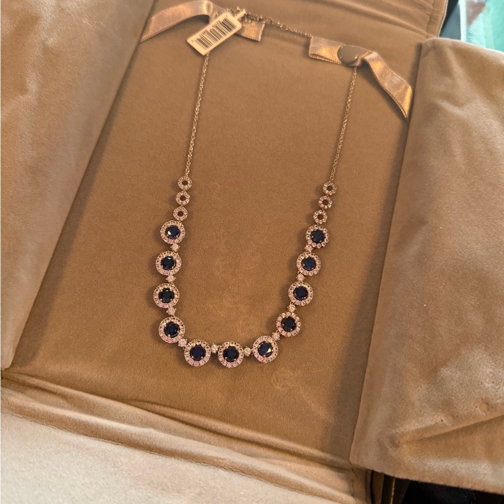 Elegant sapphire necklace